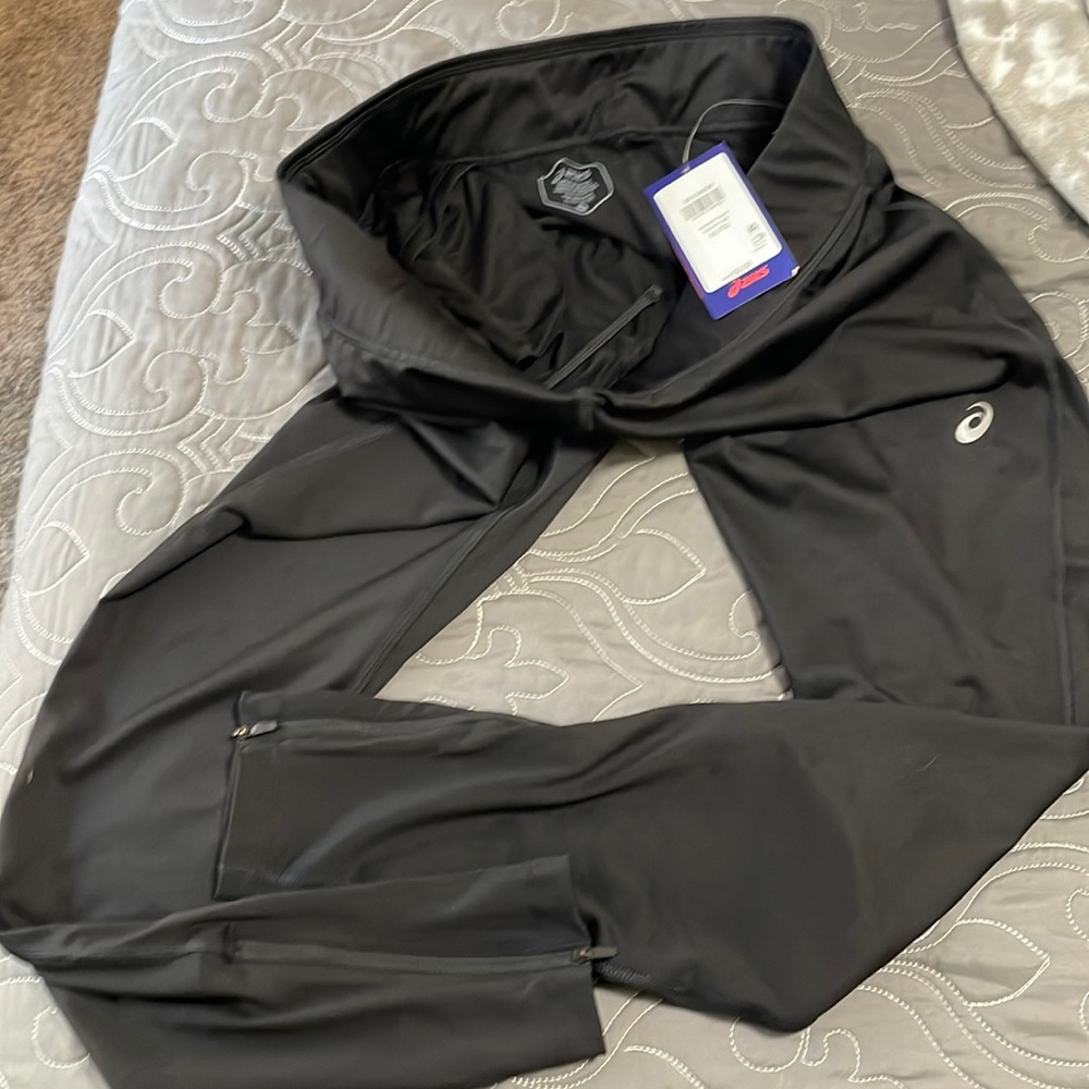 ASICS women’s XL run tight black NWT